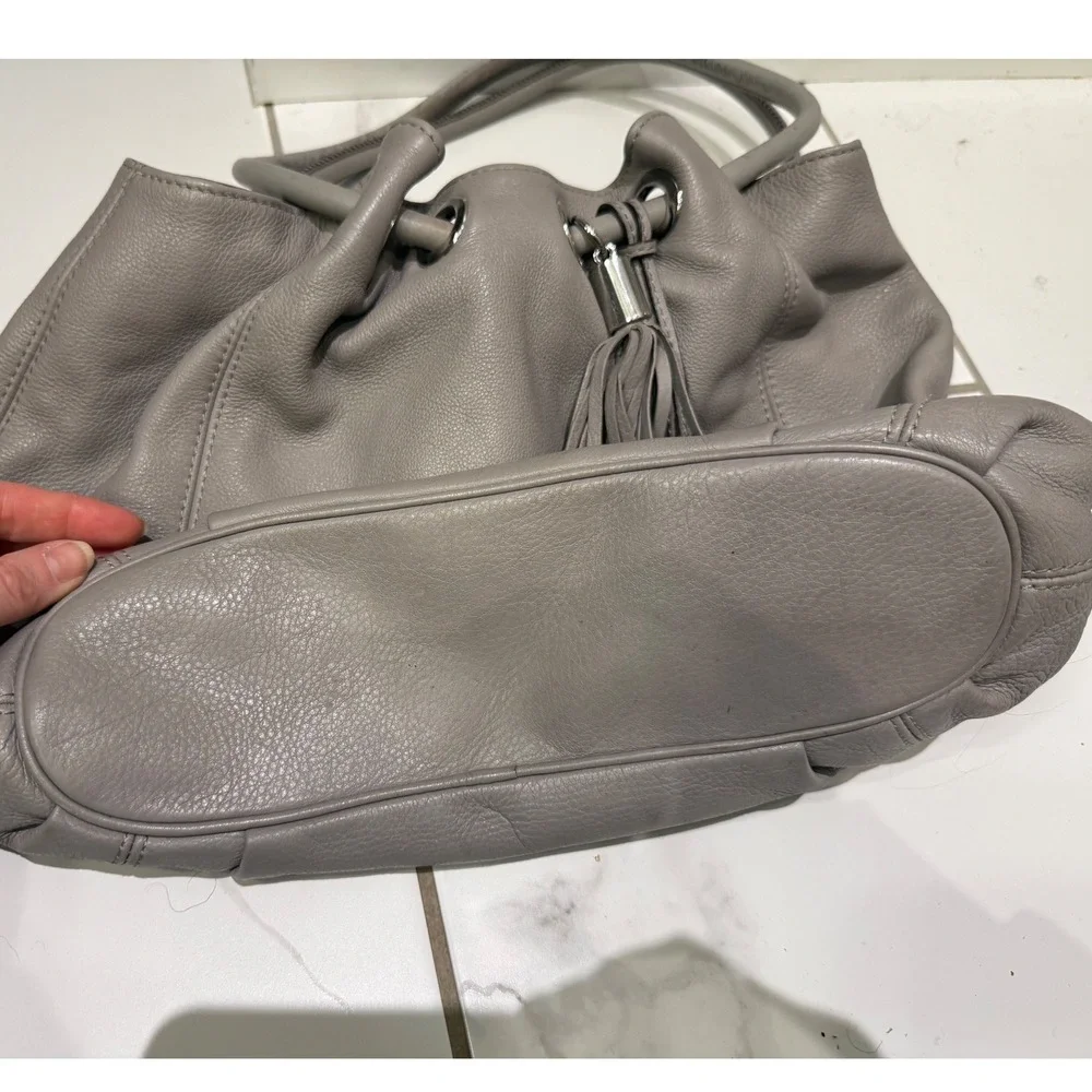 Michael Kors Leather Hobo Shoulder Bag Gray Tassel Drawstring Magnet‎ Close